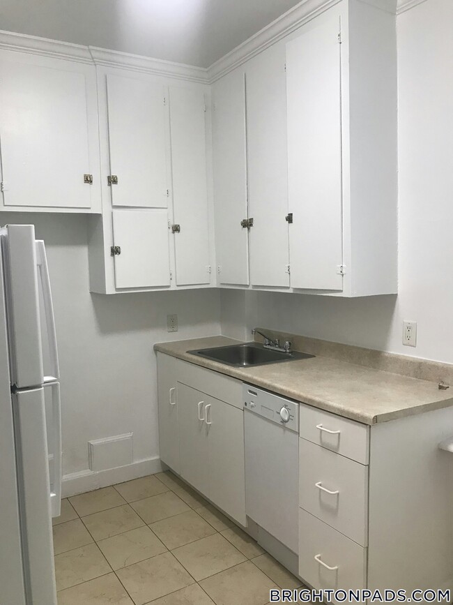 Building Photo - 75 Kilsyth Rd Rental