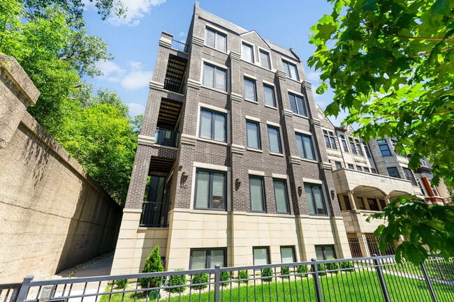 Building Photo - 4101 S Drexel Blvd Unit 302