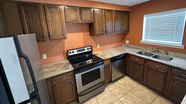 Building Photo - 408 E Virginia St Unit 204 Rental