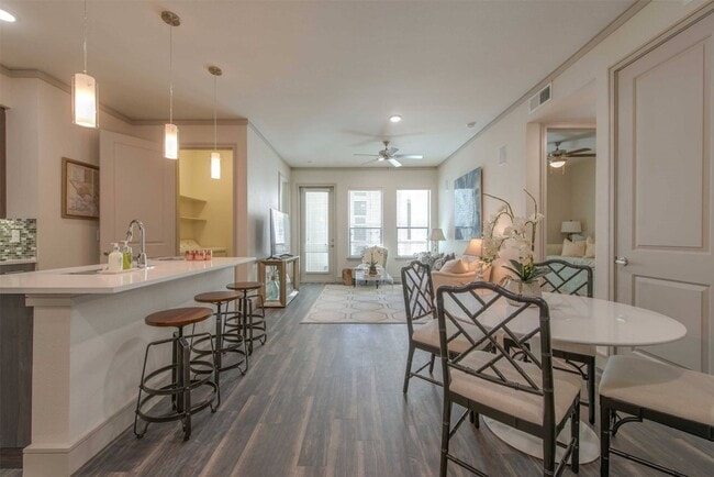 Building Photo - 1800 St Joseph Pkwy