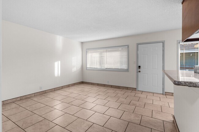 Photo - 765 Cerritos Ave Unidad 20