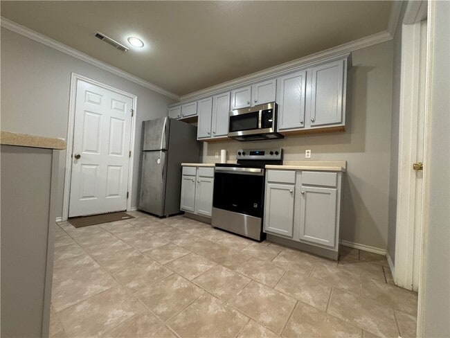 Photo - 1582 Willowbrook Dr