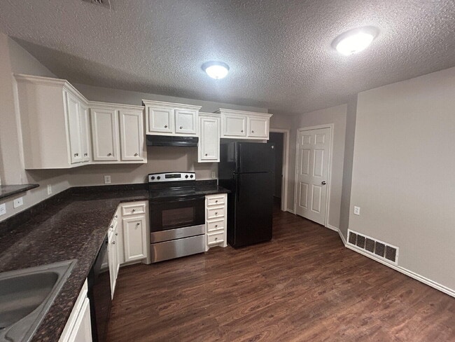 Photo - 7803 Avenue J