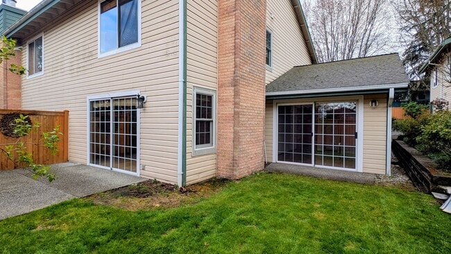 Photo - Spacious 3 Bedroom Townhome in Small Complex