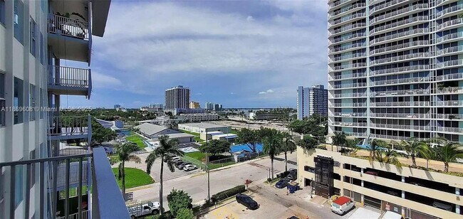 Building Photo - 7545 E Treasure Dr Unit 10E Rental