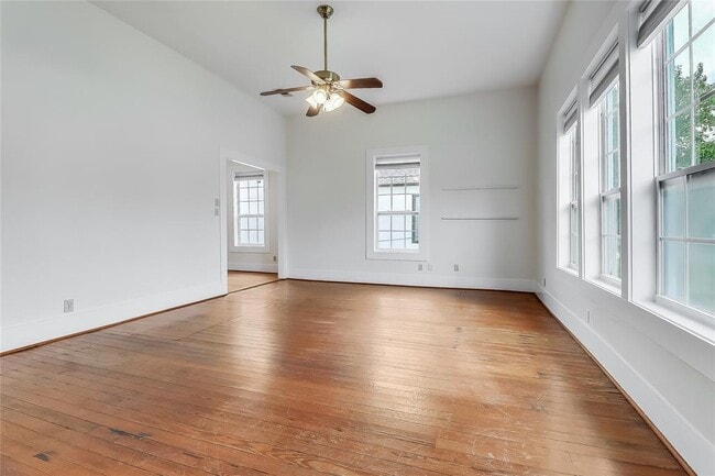 609 W 35th St
