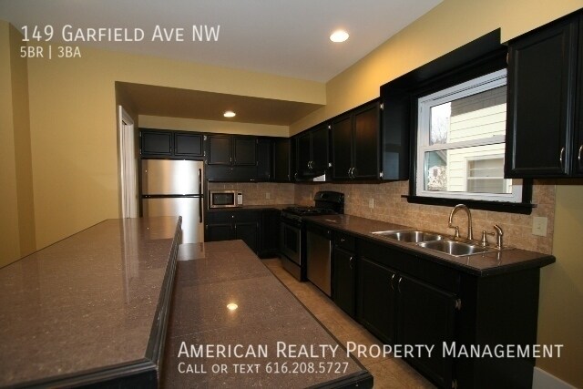 Photo - 149 Garfield Ave NW