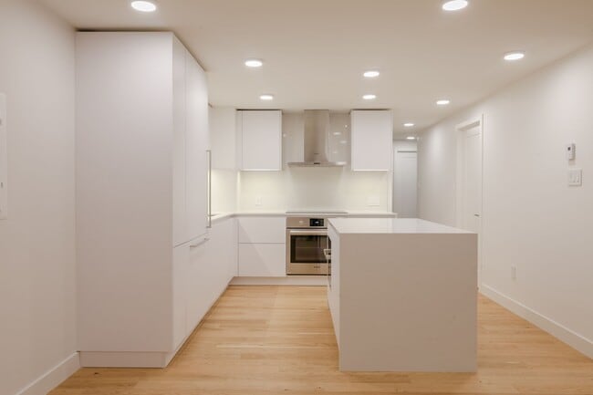 Photo - 4800 Maisonneuve Blvd W Unit 323