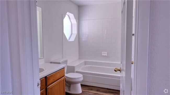 Building Photo - 5066 S Rainbow Blvd Unit 201 Rental