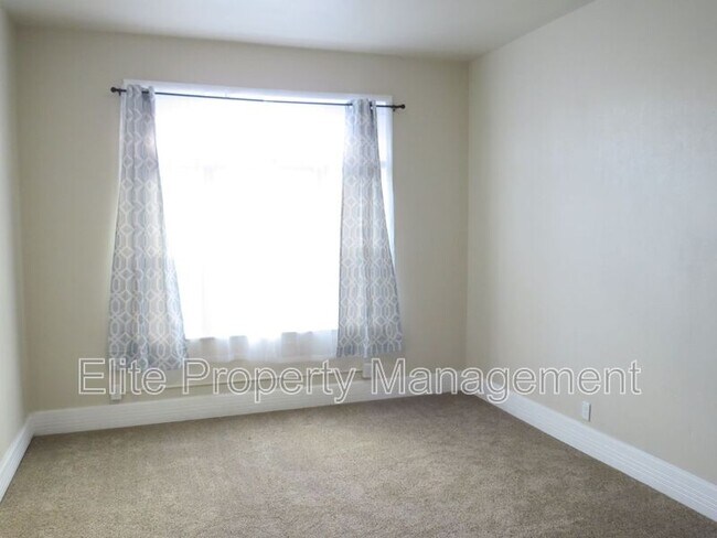 715 W 10th St Unit 1