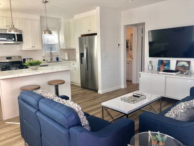 sala de estar y cocina - 4457 S Centinela Ave Unidad 4457