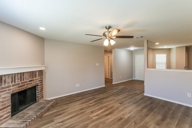 Photo - 16508 Cowboy Trail
