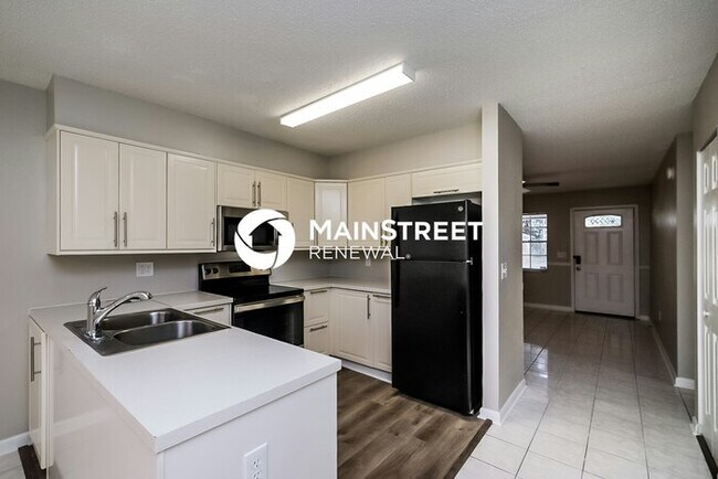Photo - 3 Bedroom Pet-Friendly Home in TAMPA, FL with Main Street Renewal