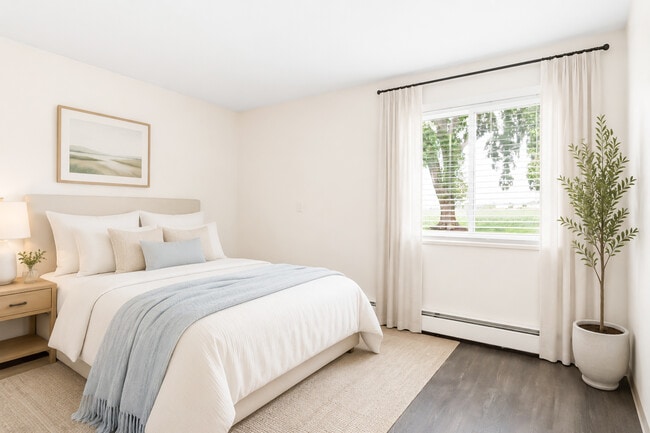 Photo - Cedars of Lebanon Apartments