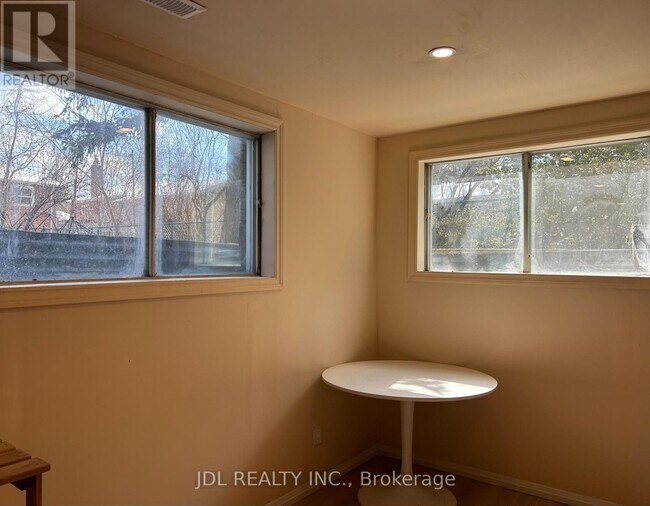 Photo - 21 Squires Ave