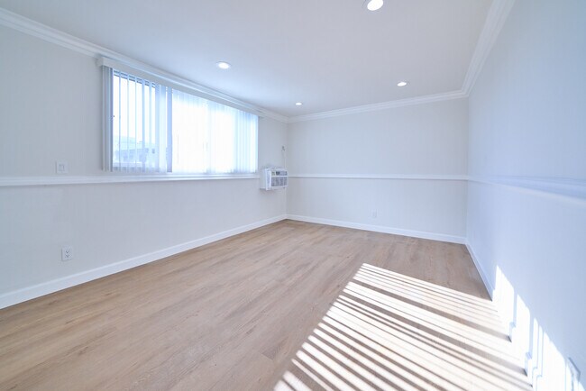 Photo - 11510 Cumpston St