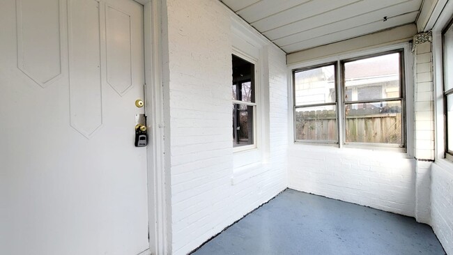 Photo - 1819 S Taylor St
