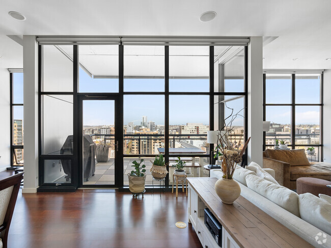 Building Photo - 1025 NW Couch St Unit 1414 Rental