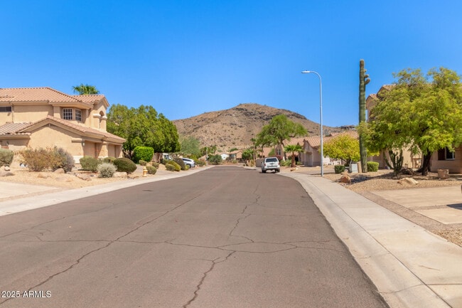 Photo - 1211 E Desert Flower Ln