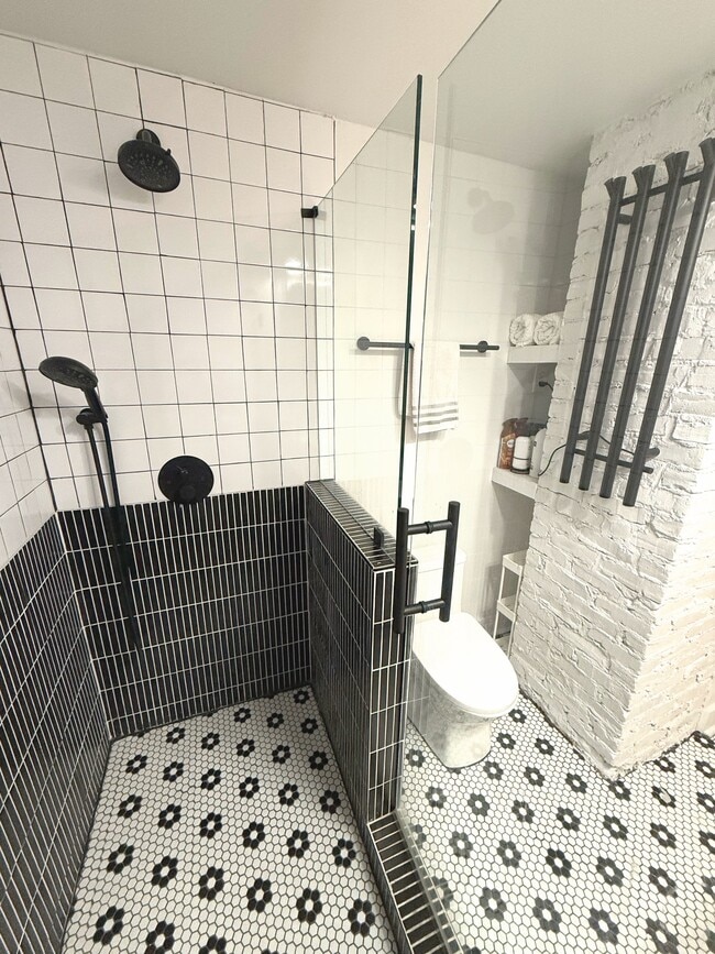 Lots of bathroom storage and hooks