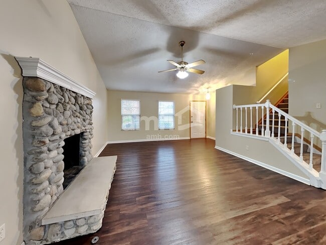 Photo - 2252 Salbuck Ave