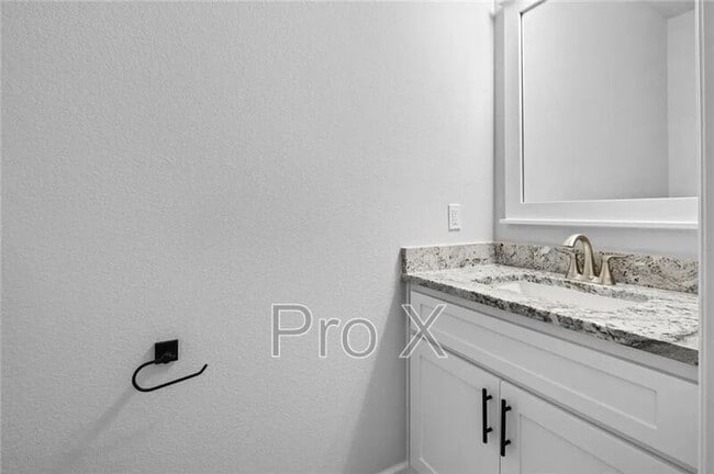 Photo - 1804 Charles St