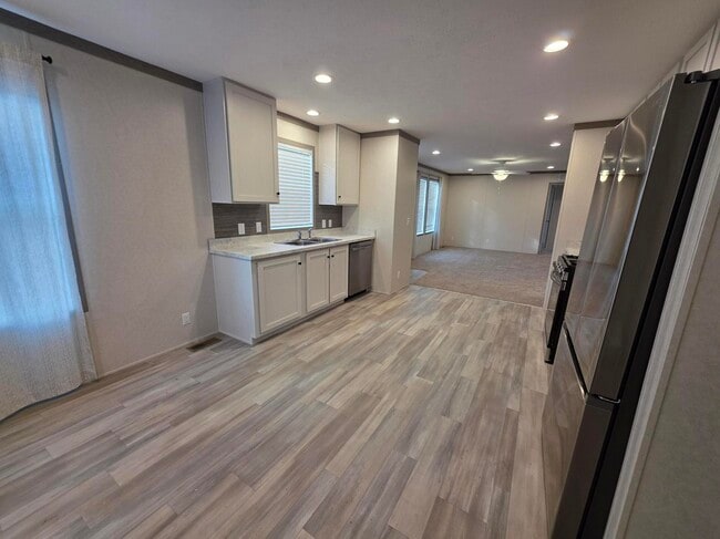 Photo - 175 N Michigan Ave