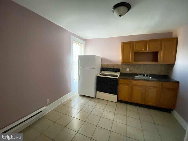 Photo - 1833 W Rockland St