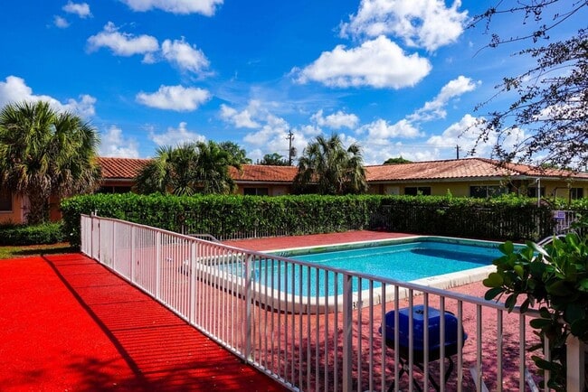 Photo - 8430 NW 40th St Coral Springs, FL 33065