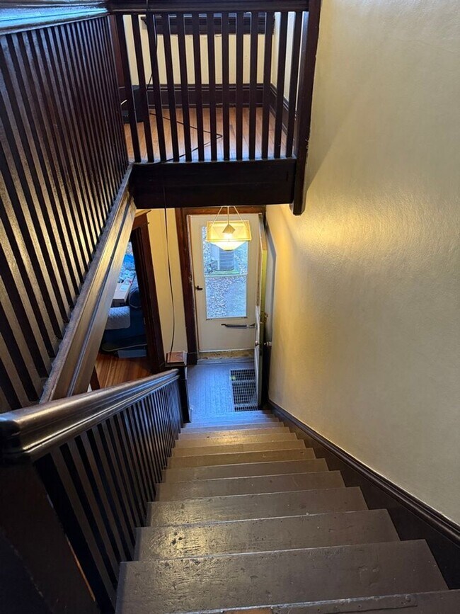 Photo - 2215 Victor St Unit #2