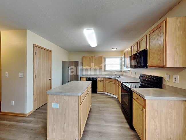 Photo - 100 Winesap St