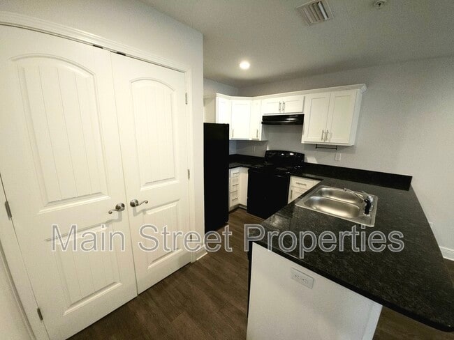 Photo - 313 N Navy Blvd Unit 1A