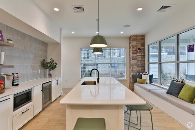 Bistro - Flagship Western Apartments & Townhomes