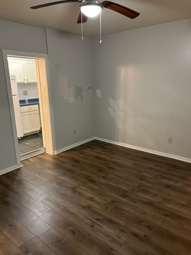 Building Photo - 405 1st St Unit Apt #1