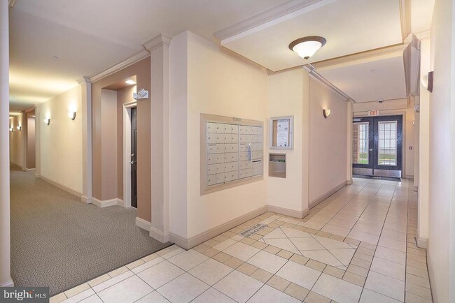 Building Photo - 3009 Nicosh Cir Unit 4302