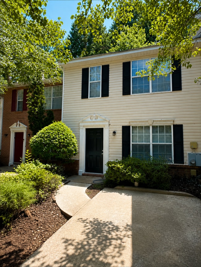 Building Photo - 3016 Fair Creek Ct