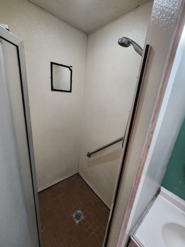 Photo - Centrally located unit