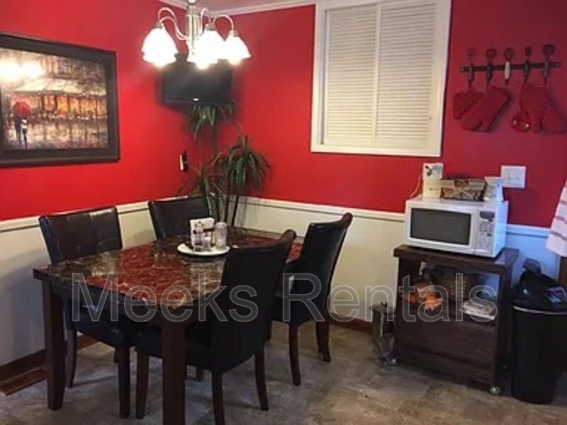 Photo - 1987 McVeigh Ave