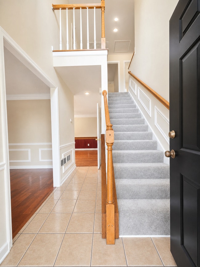 Photo - 1180 Market Square Ln NW