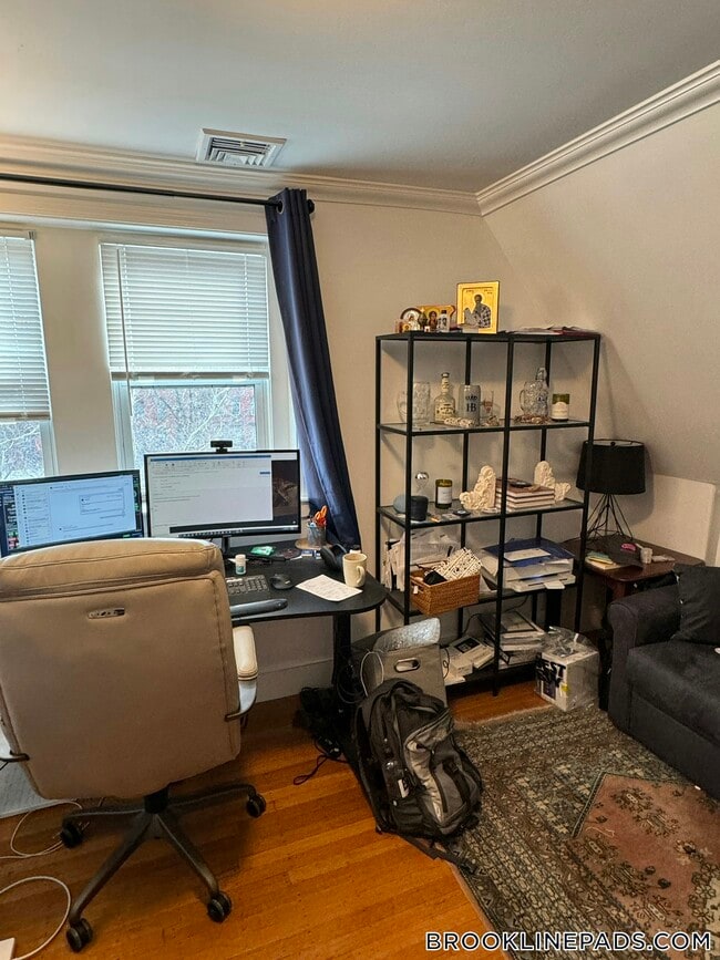 1798 Beacon St Unidad 3