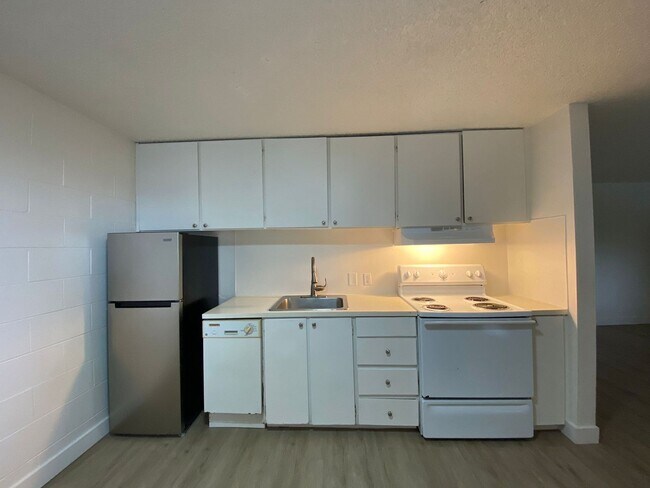 Photo - Christine Apartments