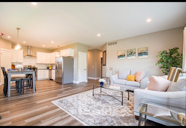Building Photo - 115 Percy Dr