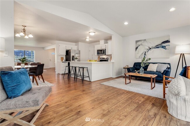 Photo - 5327 64th St W
