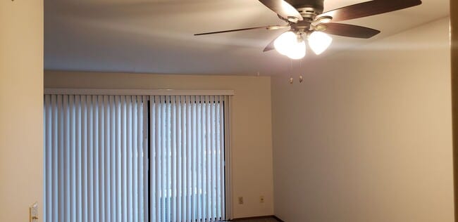 Photo - 3 BEDROOOM/1.5 BATH TOWNHOUSE