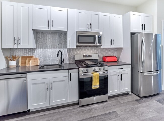 Photo - Essex and Crane