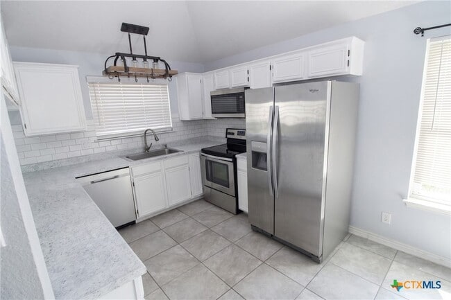 2702 Cactus Dr