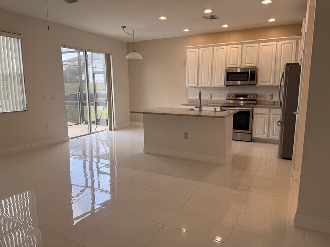 1112 Pine Ridge Dr