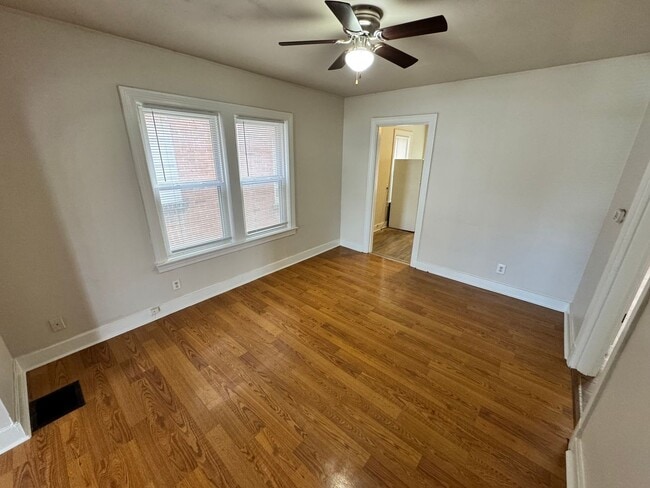 Photo - W. Collins Ct., 210 1/2 Unit W. Collins Ct., 210 1/2 -  1