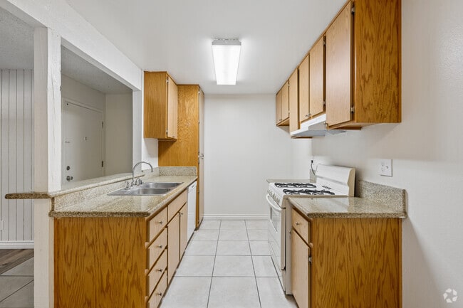 Lower Unit - 1BR, 1BA - 680SF - Kitchen