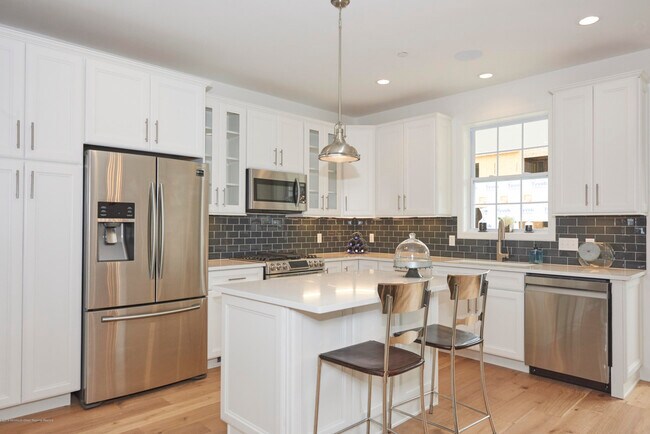 Photo - 25 Catherine St